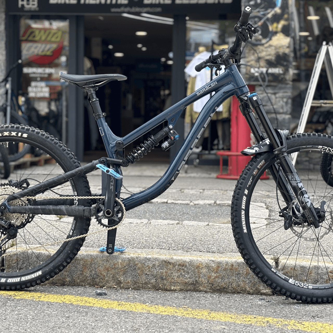 VTT enduro disponible à la location
