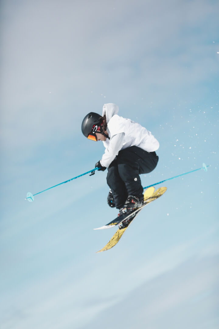 Matériel de ski et snowboard ex-location aux Gets