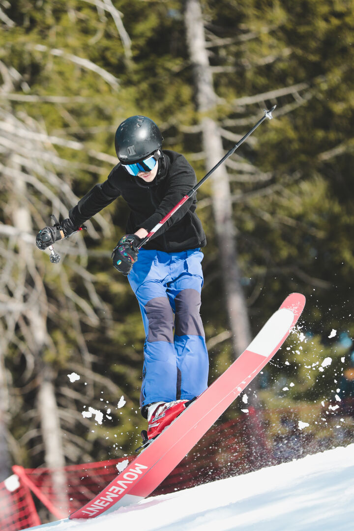 Background ski lessons
